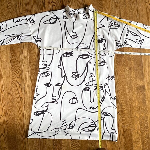 Long Sleeves Tunic Dress White with Black Line Drawing Faces Arty Whimsical - Picture 7 of 12